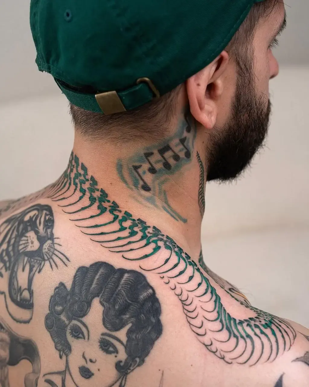 Arty & Creative Head-Turning