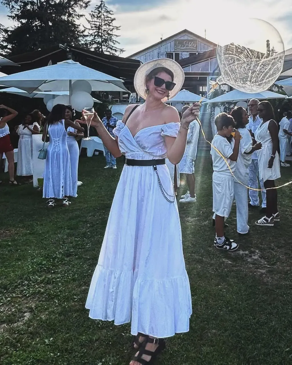 Bold & Beautiful Outfit