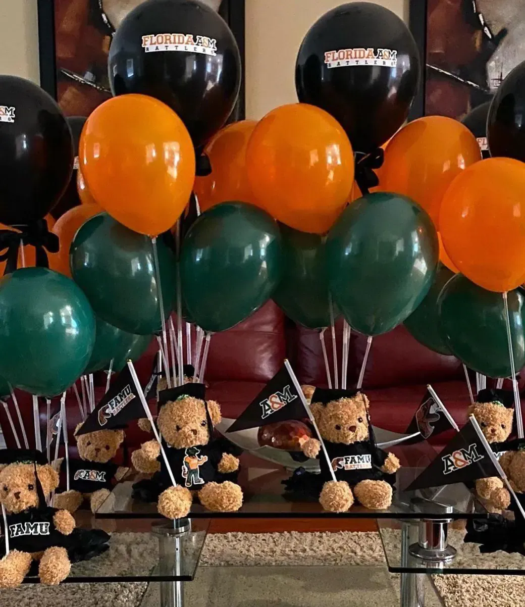 Modern & Minimal Graduation Centerpieces