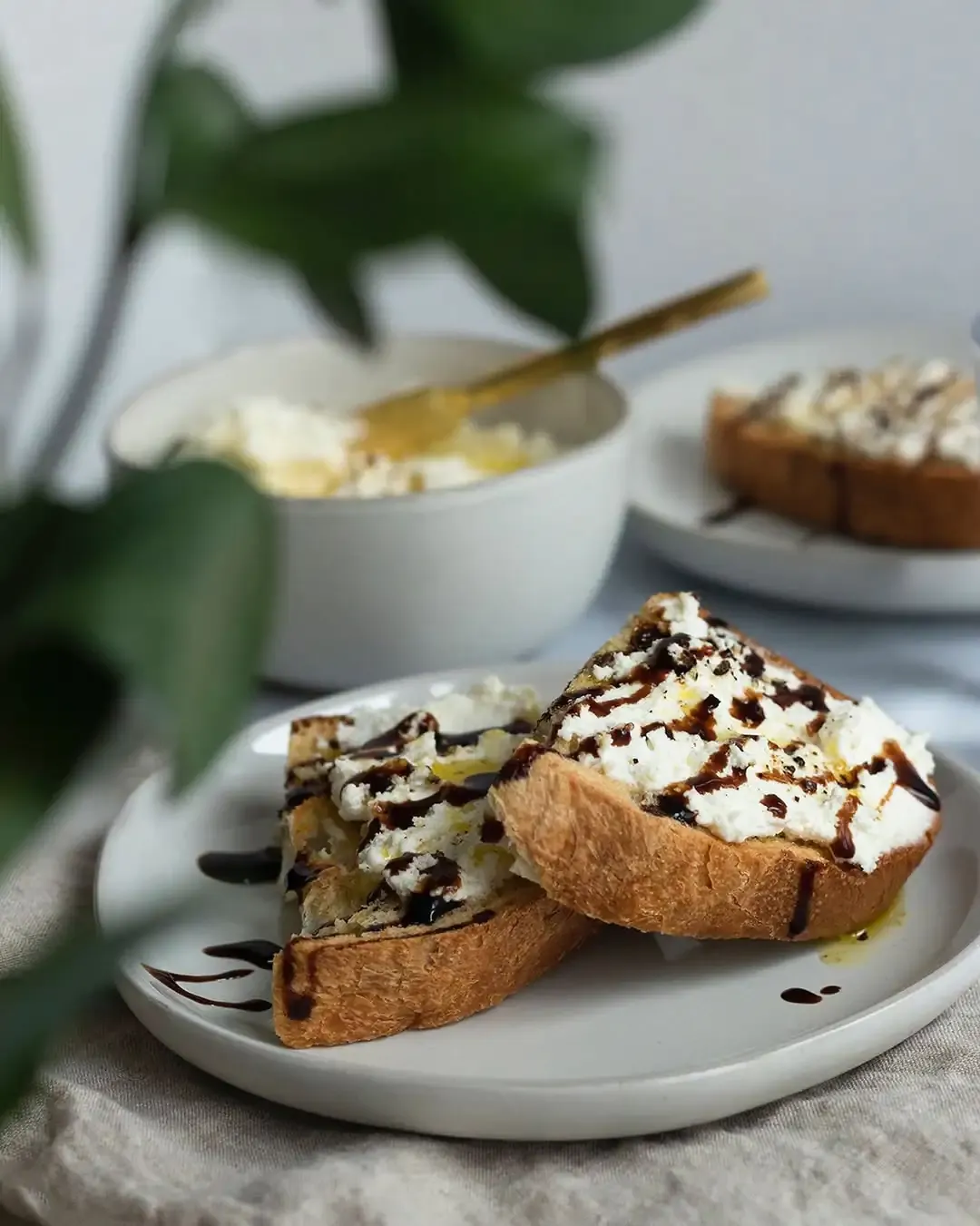 Ricotta on Whole Wheat Crackers 🌾