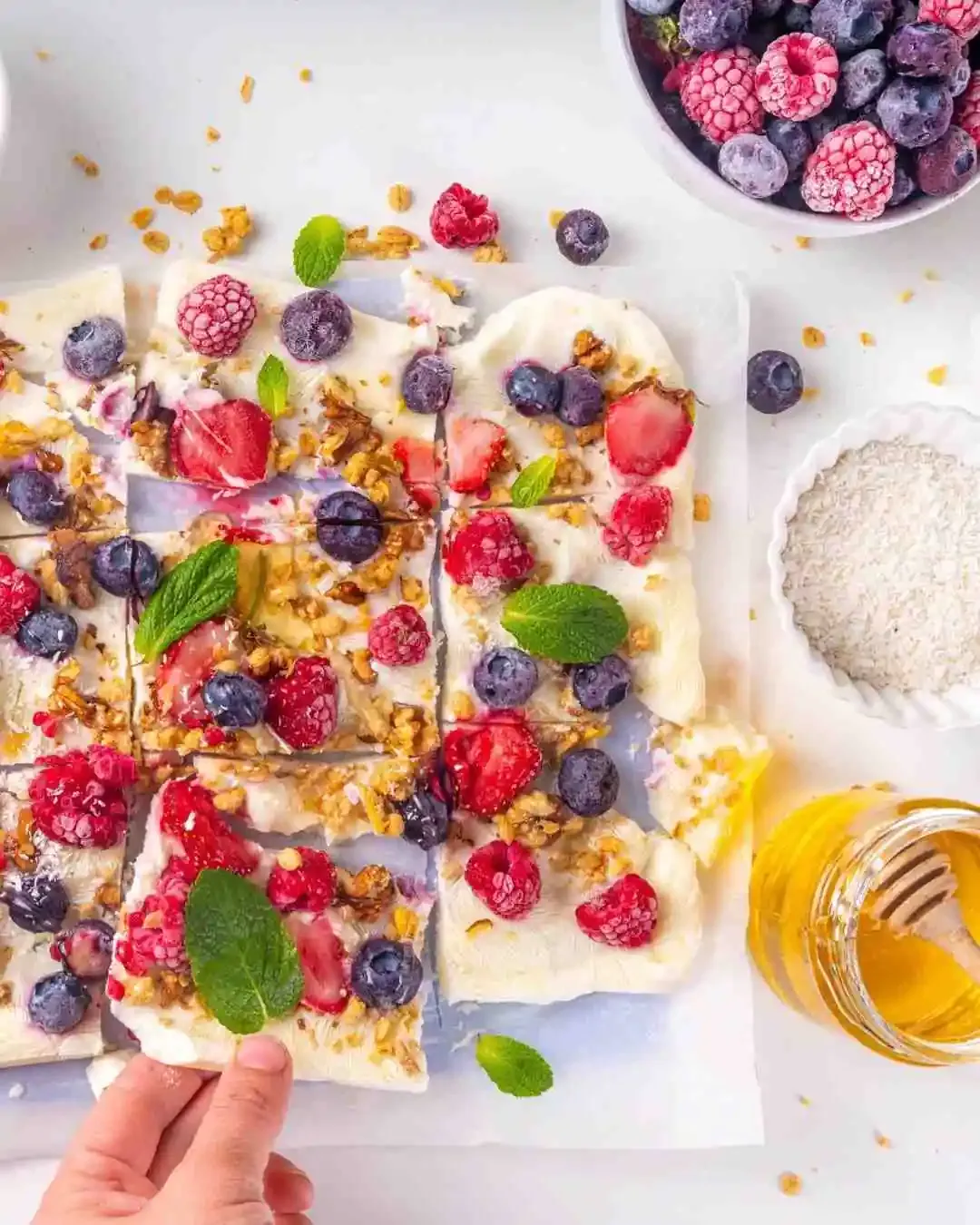 Frozen Yogurt Bark with Fruit ❄️