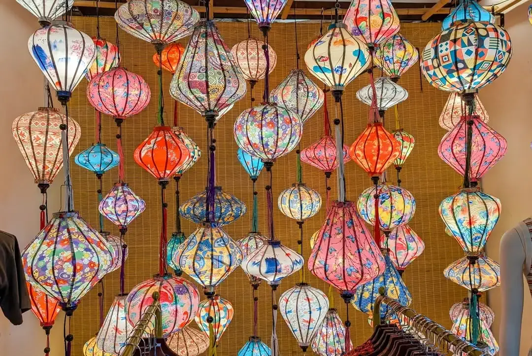 Hanging Paper Lanterns 🎐