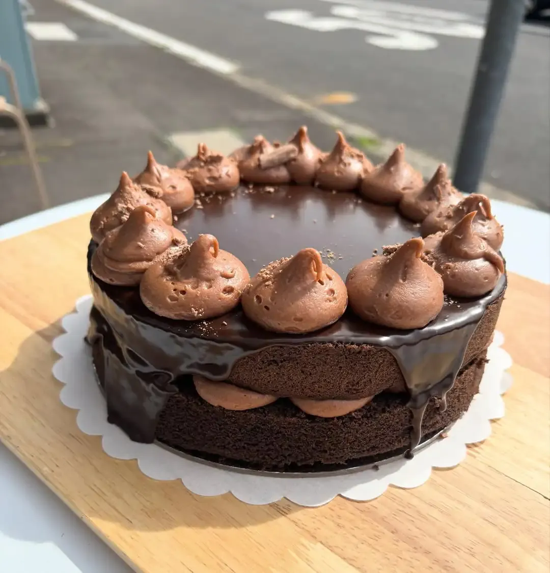 Double Chocolate Fudge Cake