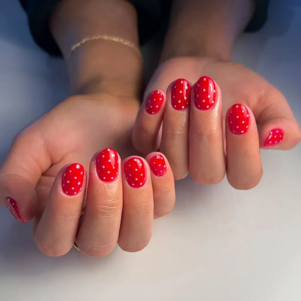 Christmas Dot Nails