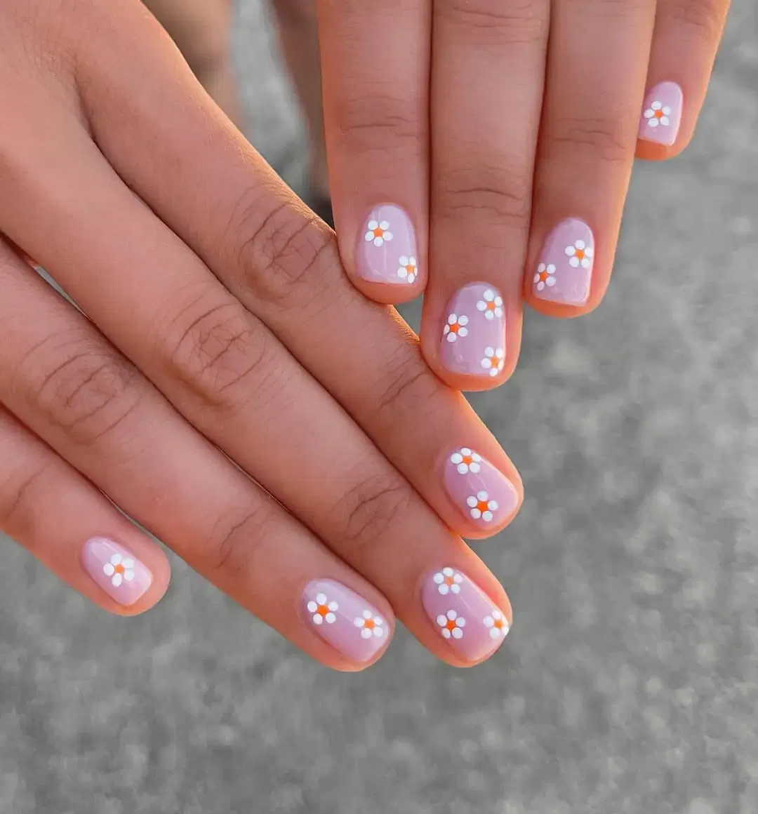 Daisy Flower Nails