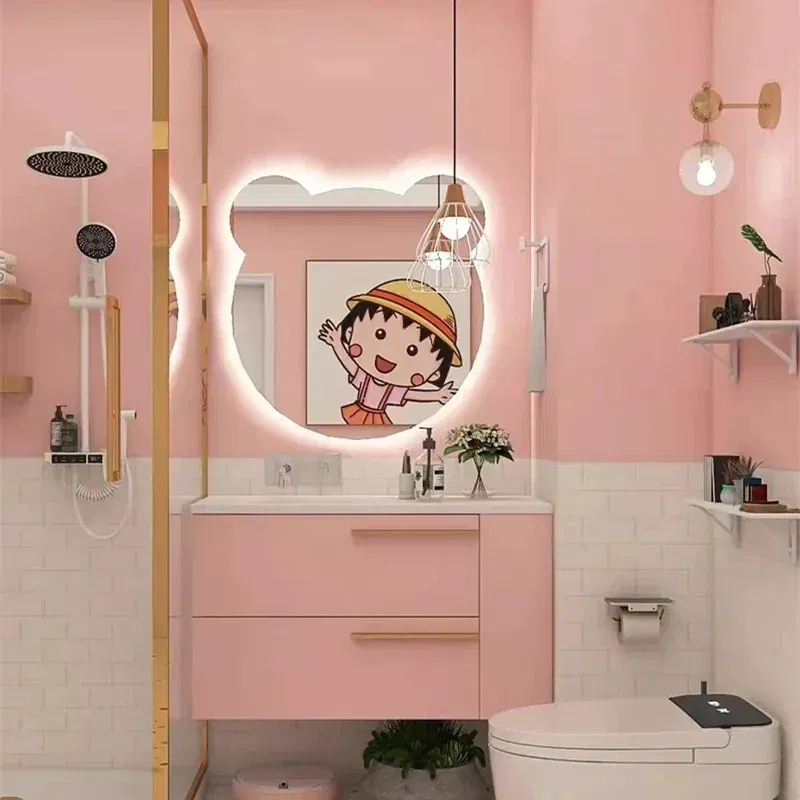 Mirror with fun shapes