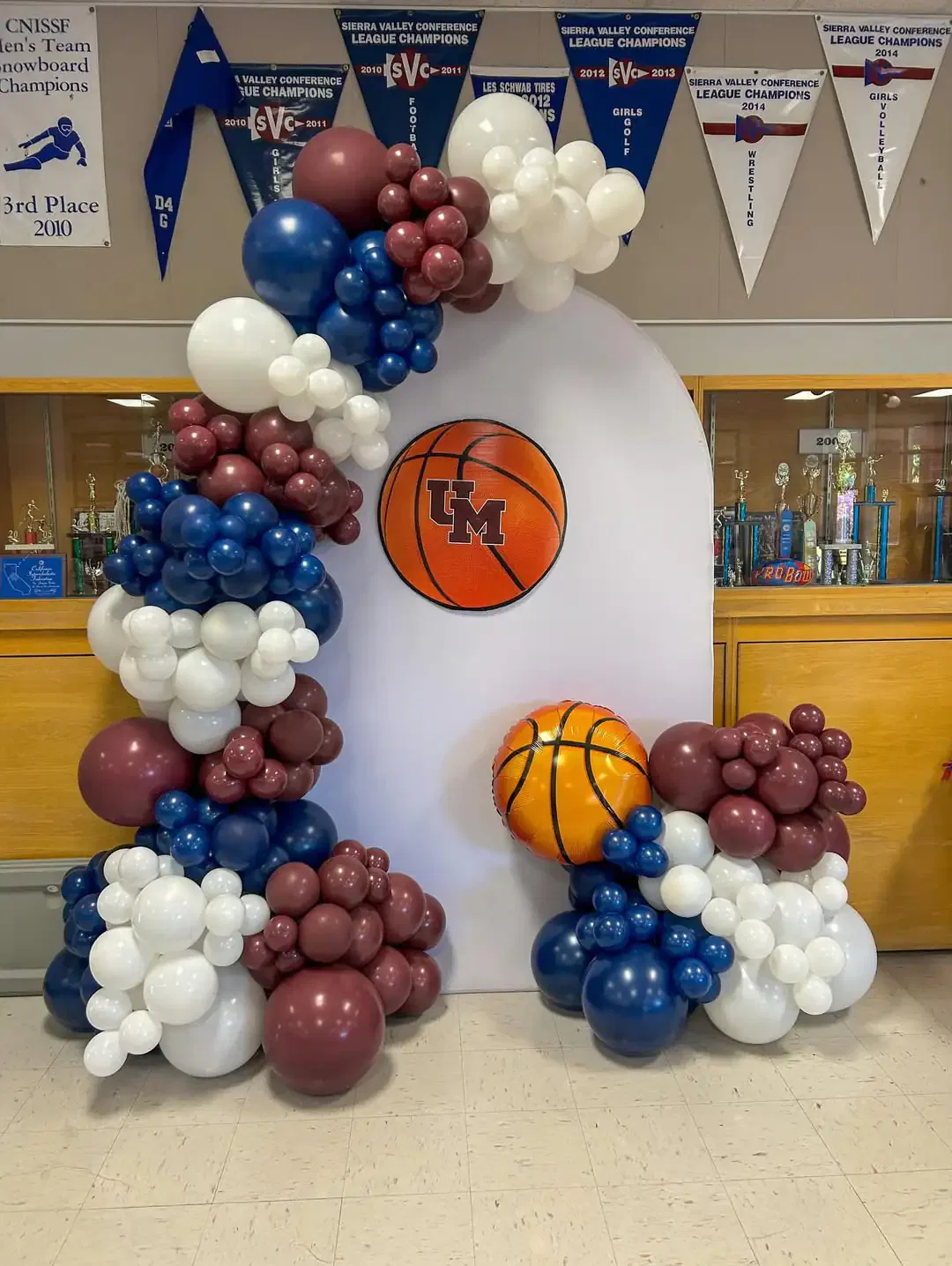 Basketball balloon clusters