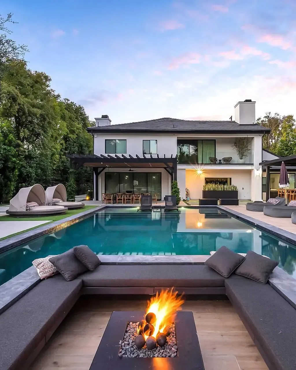 Modern & Luxe Fire