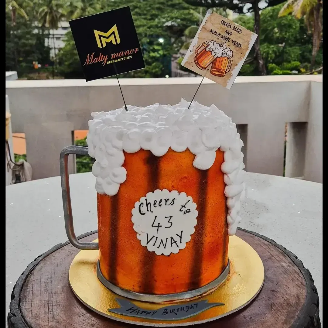 Creative Pool Party Cake Decoration