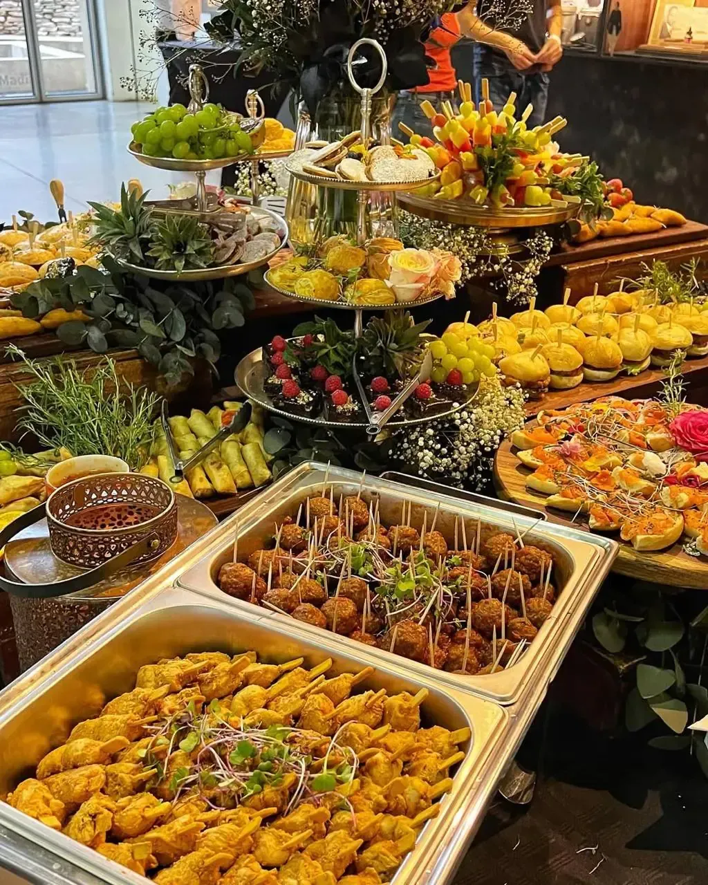 Instagram-Worthy Tropical Party