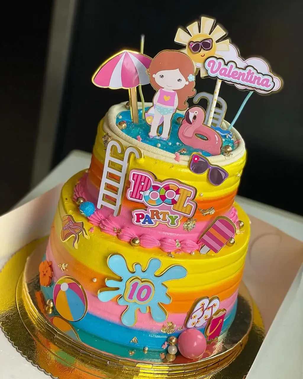 Pool party cake for Enjoyment